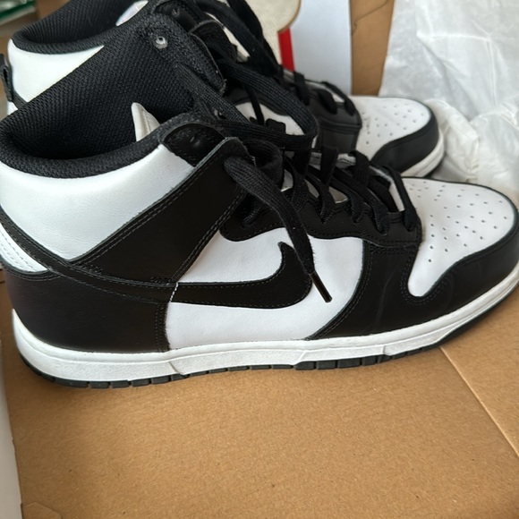 Nike Dunks - Picture 3 of 8